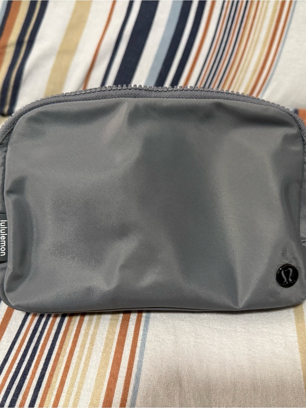 lululemon athletica Gray 2L belt bag